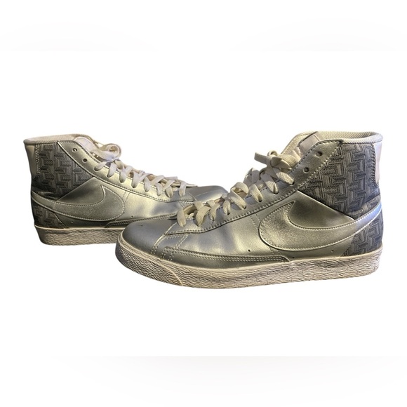 Nike Men's Blazer Metallic Silver - Picture 1 of 5